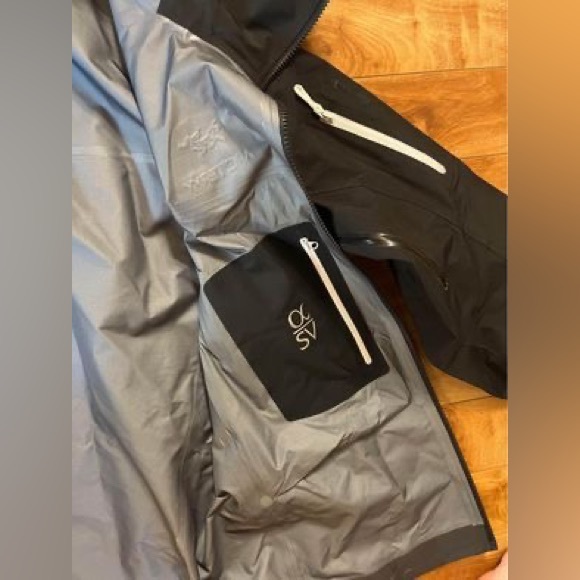 Arc’teryx Alpha SV Mens Shell Jacket Size Large - Picture 3 of 4